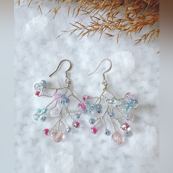 Seed Beads Twist Wire Silver Earrings - Picture 1 of 5